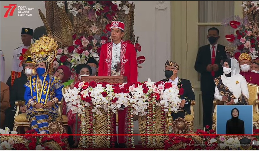 Ornamen Emas Dominasi Pakai Adat Ibu Negara Iriana saat Hadiri Upacara HUT RI