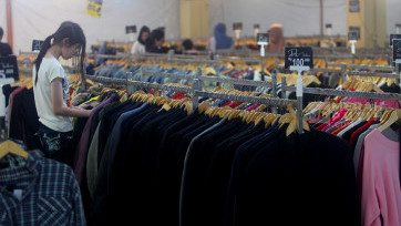 Berburu Bebagai Baju Skena Ala Thrifting di Terowongan Blok-M Jakarta