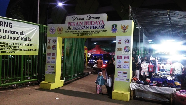 Ribuan Pendekar Silat Pecahkan Rekor Muri di Bekasi
