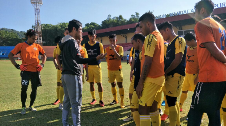 Pelatih Semen Padang Heran Dapat Sanksi dari PSSI