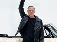 Bryan Adams Tutup 2021 dengan ‘Kick Ass’