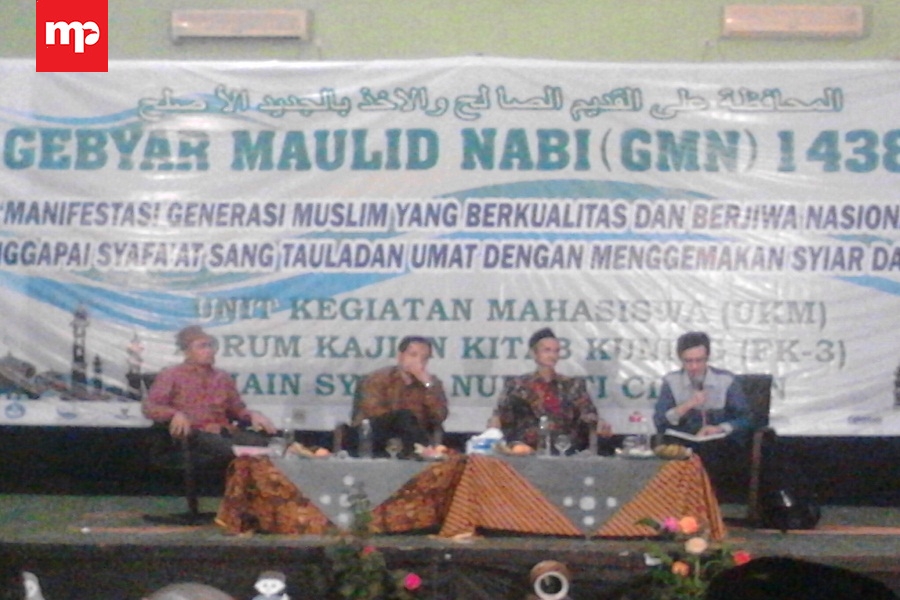 Ulil saat jadi pembicara di Cirebon