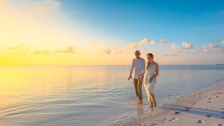 Bulan Madu dengan Paket Honeymoon, Romantis atau Mengganggu?