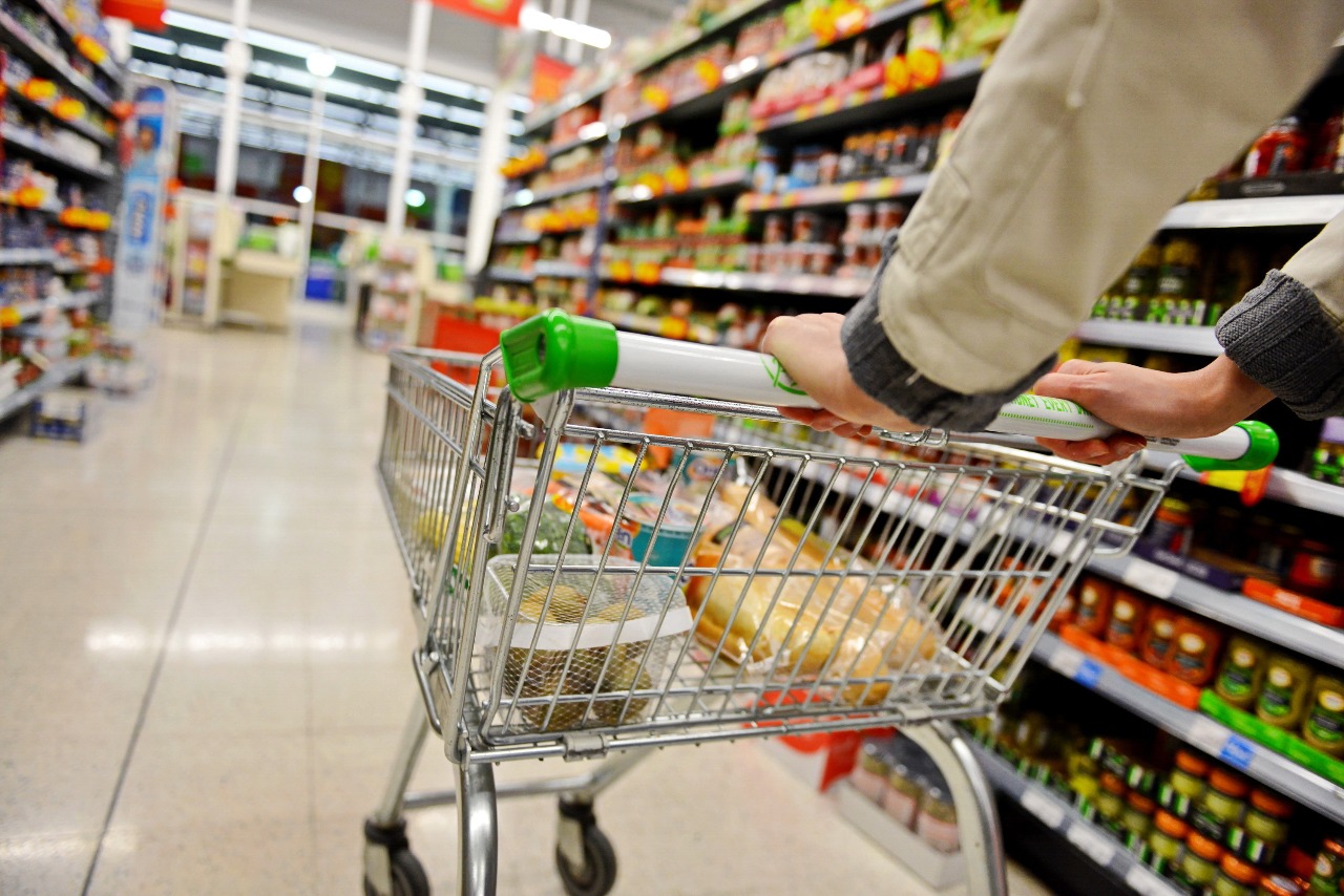 Isu Panic Buying di Kelapa Gading, Polisi Bilang Cuma Belanja Bulanan