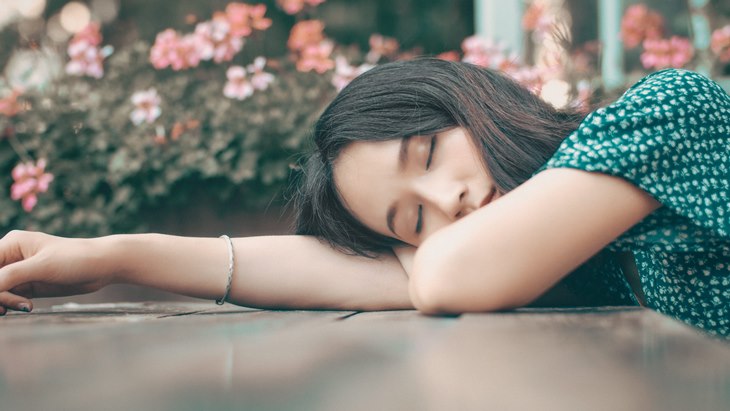 Makanan dan Minuman yang Bantu Tingkatkan Kualitas Tidur
