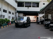  Wiranto Diam-Diam Tinggalkan RSPAD Pakai Alphard, Mau ke Mana?