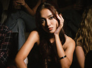 Rahmania Astrini Mencoba Santai dalam Single 'Love Me Like You'