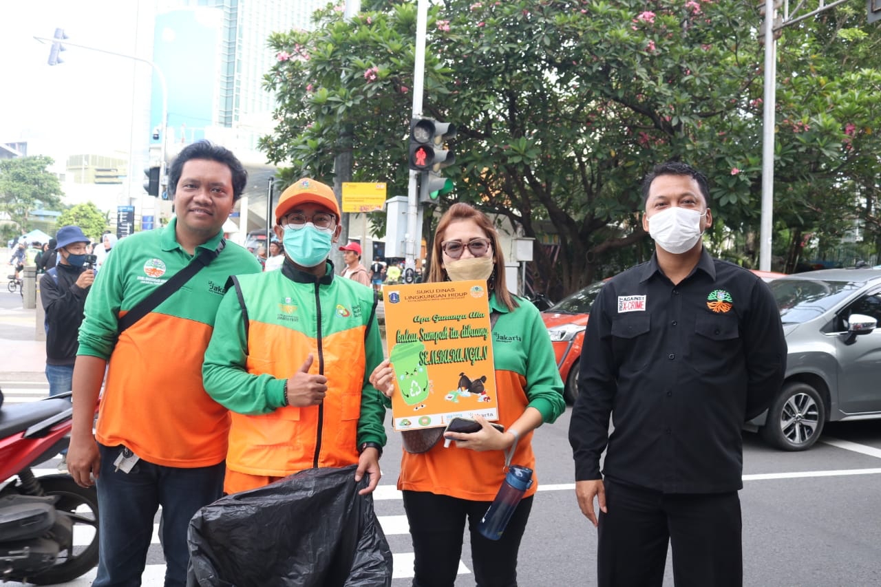 6 Pembuang Sampah Sembarangan Kena 'OTT' di CFD, Didenda Total Rp 400 Ribu