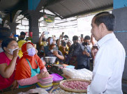 Kunjungi Pasar Malangjiwan, Jokowi Kaget Harga Minyak Goreng dan Kedelai Naik