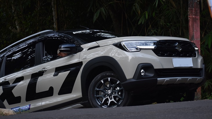 Fitur Menarik Suzuki New XL7 Hybrid untuk Temani Liburan