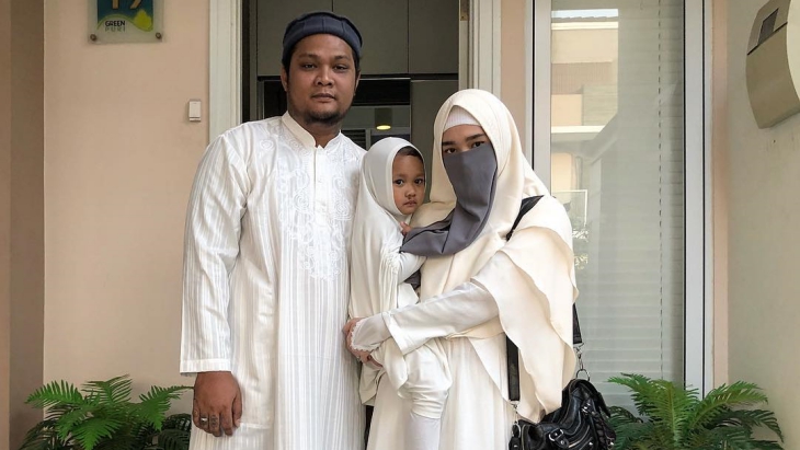 Kompaknya Keluarga Selebriti Saat Lebaran, Bikin Baper!