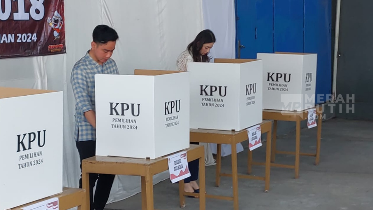 Nyoblos di TPS 18 Bareng Selvi, Gibran: Perbedaan Mendewasakan Demokrasi