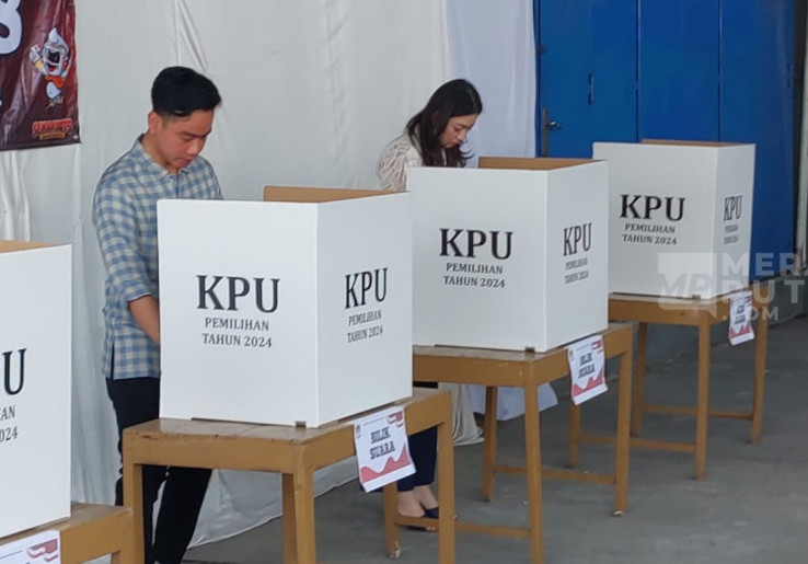 Nyoblos di TPS 18 Bareng Selvi, Gibran: Perbedaan Mendewasakan Demokrasi