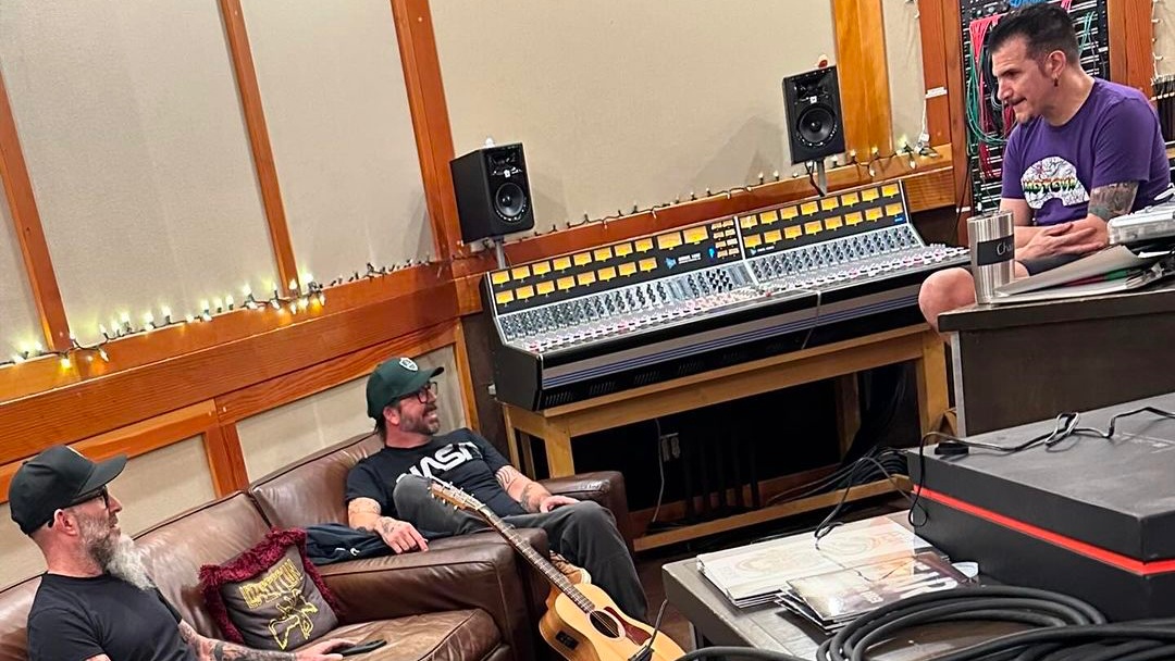 G.B.I, Proyek Musik Terbaru Kolaborasi Foo Fighters dan Anthrax
