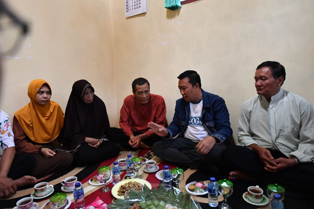 Pesan Menpora saat Bertakziah ke Rumah Almarhum Atlet Bisbol Ramon Setiyono