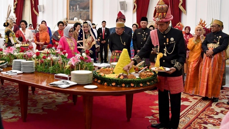 Lintas Masa Konsistensi Baju Adat Presiden Jokowi