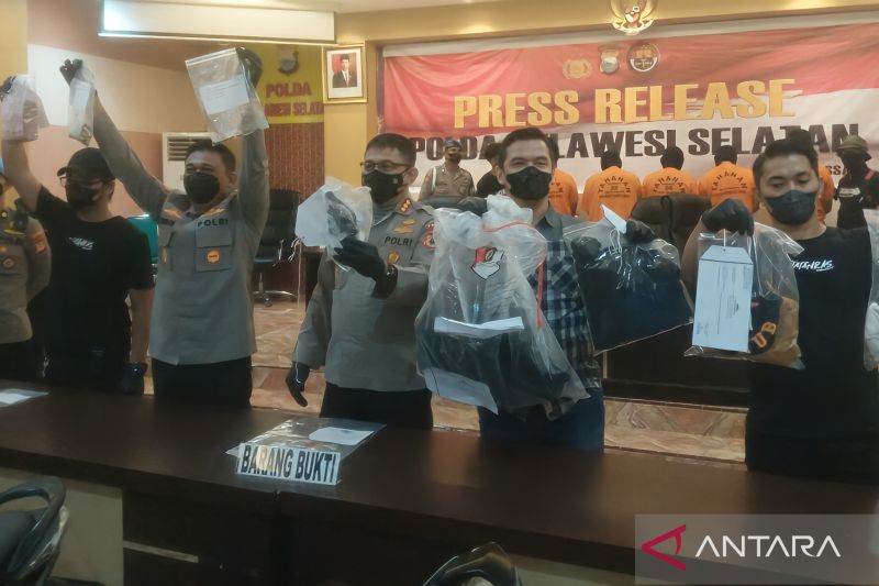 Kapolrestabes Makassar Kombes Pol Budhi Haryanto saat rilis pengungkapan kasus penembakan pegawai Dishub Makassar. (Foto: Antara)