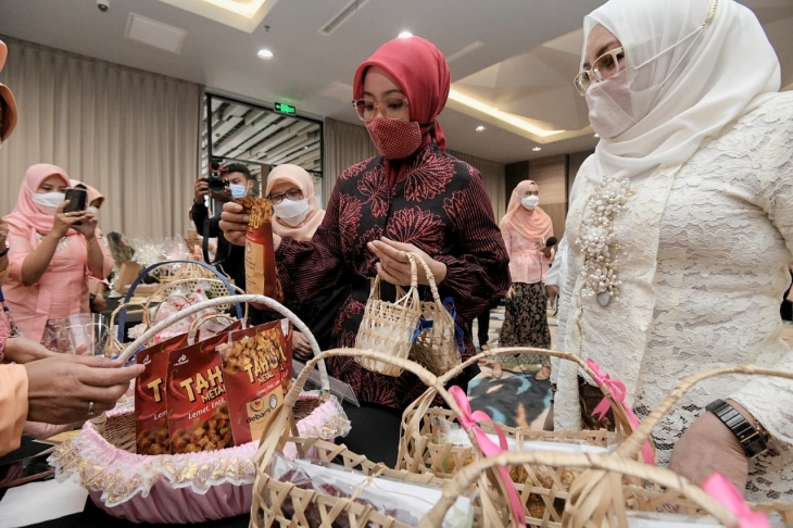 Istri Ridwan Kamil ini berbagi tips untuk  UMKM. (Foto: Humas Pemprov Jabar)