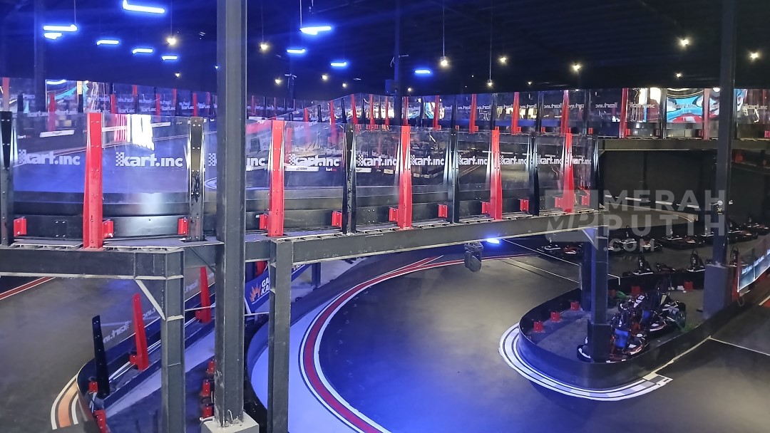 Spot-Spot Seru untuk Refreshing Keluarga di Entertainment District, Dari Bermain Bowling sampai Sensasi Balapan Gokar