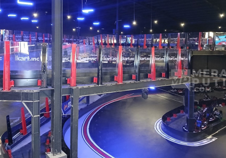 Spot-Spot Seru untuk Refreshing Keluarga di Entertainment District, Dari Bermain Bowling sampai Sensasi Balapan Gokar