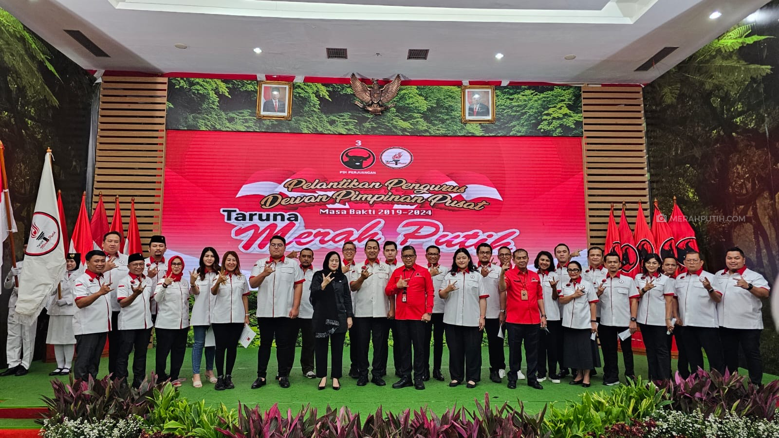 Puan Pimpin Pengambilan Sumpah Pengurus DPP Taruna Merah Putih