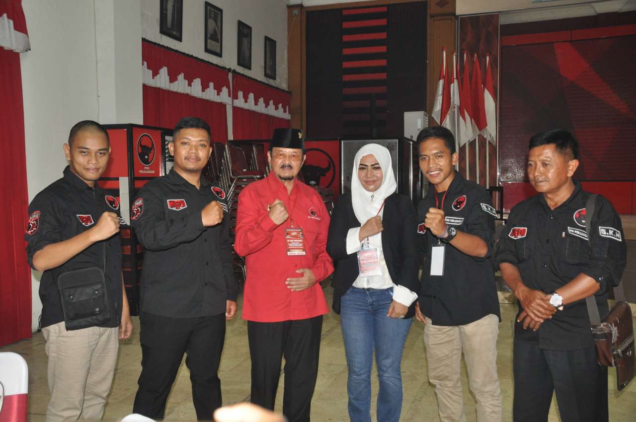 Bakal cawali di Pilwakot Solo, Achmad Purnomo menjalani fit and proper test di Panti Marhaen, Kantor Dewan Pimpinan Daerah (DPD) PDIP Jawa Tengah, Sabtu (21/12). (MP/Ismail)