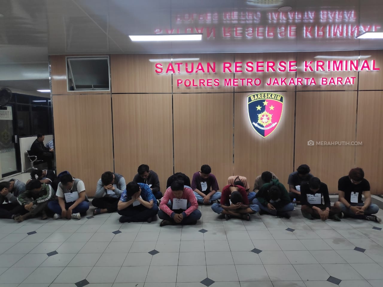 Polisi Sebut Pelaku Kerusuhan dari Luar Jakarta