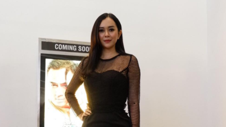 Aura Kasih Unggah Foto Tanpa Busana