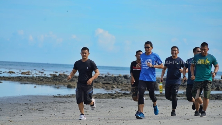 Sandiaga: Pantai Pasir Putih Situbondo Berpotensi Gerakan Ekonomi Rakyat