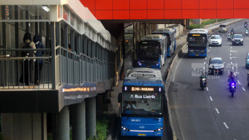 Bus Transjakarta Beroperasi 24 Jam saat Malam Pergantian Tahun Baru 2025
