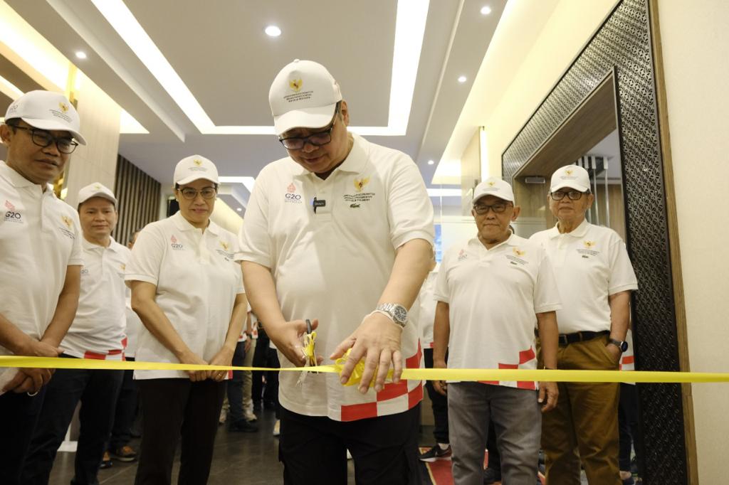Momentum HUT RI, Airlangga Hartarto Resmikan Mini Studio EkonIcon