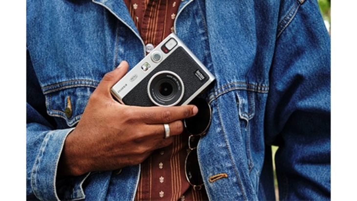 Instax Mini Evo, Kamera Instan Hybrid dari Fujifilm