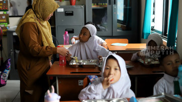 Uji Coba Program Makan Bergizi Gratis (MBG) Siswa Berkebutuhan Khusus di Sekolah Berkebutuhan Khusus (SKH) Negeri 01 Tangsel 