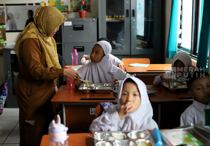 Uji Coba Program Makan Bergizi Gratis (MBG) Siswa Berkebutuhan Khusus di Sekolah Berkebutuhan Khusus (SKH) Negeri 01 Tangsel 
