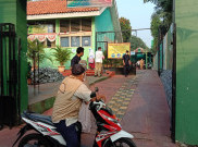 Senang Orang Tua Saat Anak Pergi Sekolah Setelah Hampir 2 Tahun Belajar Daring