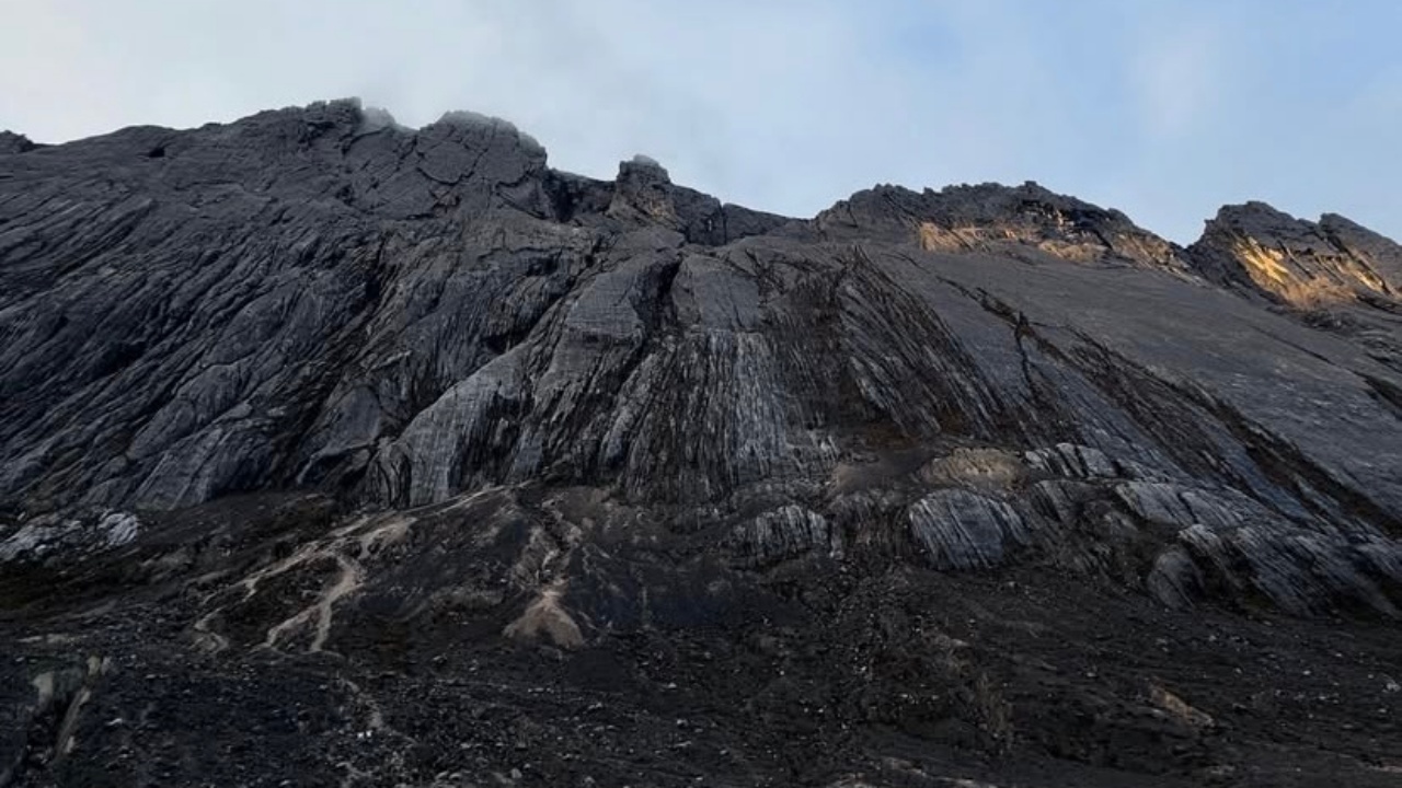 Gambarkan Puncak Cartensz Pyramid, Fiersa Besari: Medan Curam dan Terancam Terkena Hipotermia