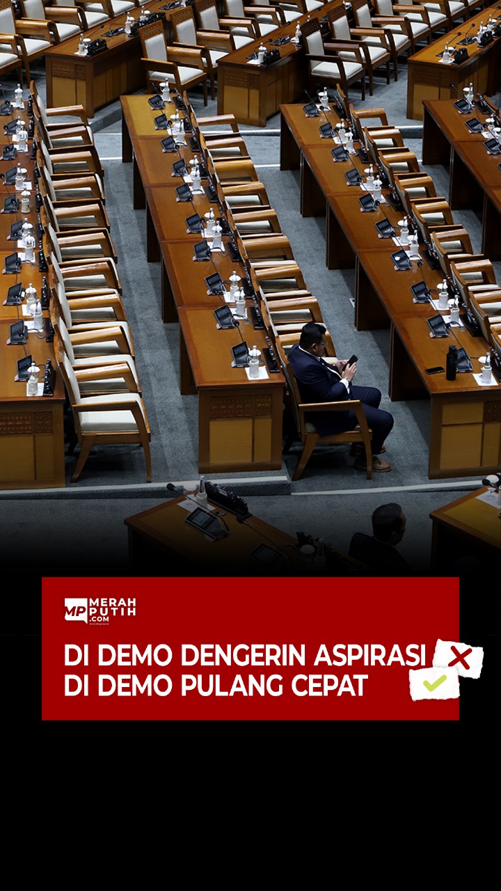 Anggota DPR RI Milih Pulang Cepat Saat di Demo Warga di Depan Gedung DPR/MPR Jakarta