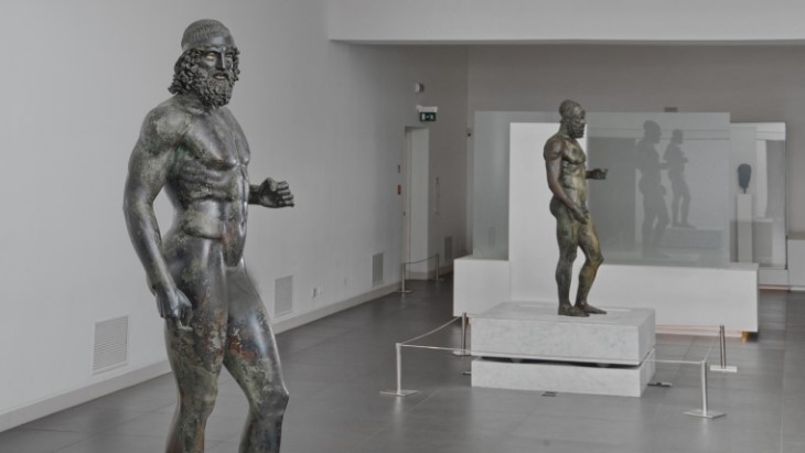 Karya yang dapat dilihat antara lain foto-foto patung Riace Bronzes karya Luigi Spina. (Foto: Instagram/@governcat)