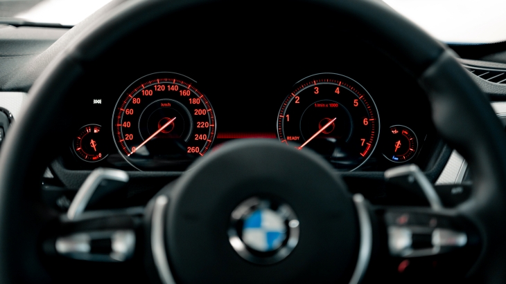 2020 telah menjadi tahun tersukses BMW M GmbH dalam hampir 50 tahun sejarahnya penjualannya. (Foto: Unsplash/jeremy julian)