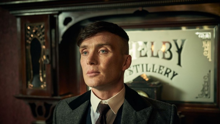 Inspirasi Style Keluarga Shelby. Sejarah dan Tutorial Gaya Rambut ala 'Peaky Blinders'