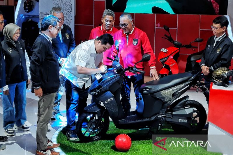 Gesits Gandeng PSSI Luncurkan Motor Listrik Limited Edition