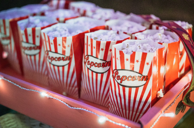 Mulai Popcorn Butter Banjir Sampai Cola Jelly, Berikut Jajanan Khas Bioskop di Negeri Aing