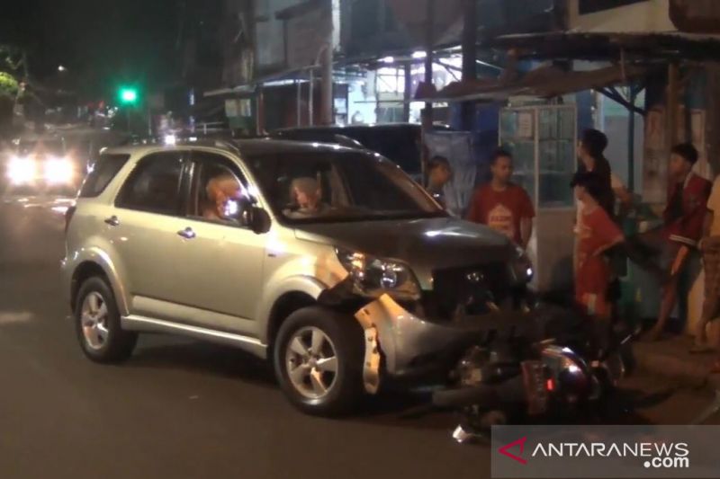 Tabrak Bocah di Minahasa, Mobil Kunker Anggota DPRD Kota Solo Dirusak Massa