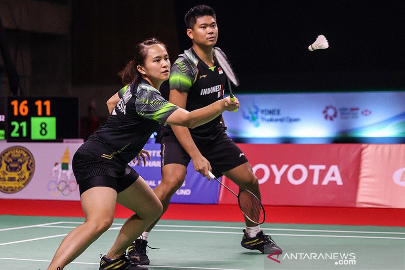 Ganda campuran Indonesia Praveen Jordan/Melati Daeva Oktavianti lolos ke babak final Yonex Thailand Open 2021 setelah menyingkirkan pasangan Prancis Thom Gicquel/Delphine Delrue dengan skor 21-16, 23-21 di Impact Arena, Bangkok, Sabtu (16/1/2021). ANTARA/HO-BWF/Erika Sawauchi/aa. (Badmintonphoto/BWF/Erika Sawauchi)