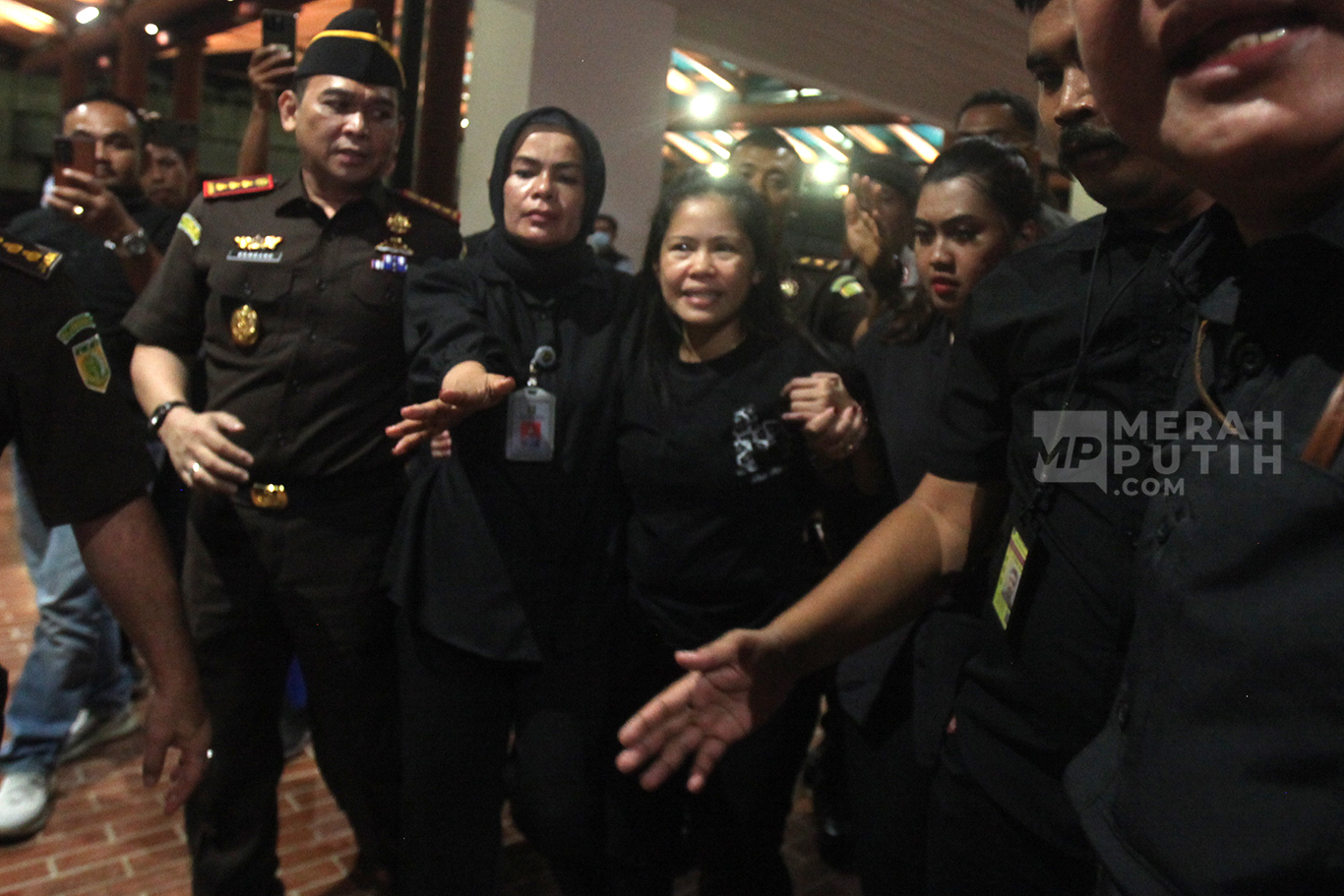 Kedatangan Mary Jane di Manila Disambut Haru Ratusan Orang