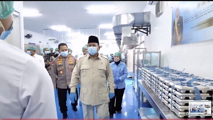 Perkuat Program MBG, Prabowo Resmikan SPPG Polri di Palmerah