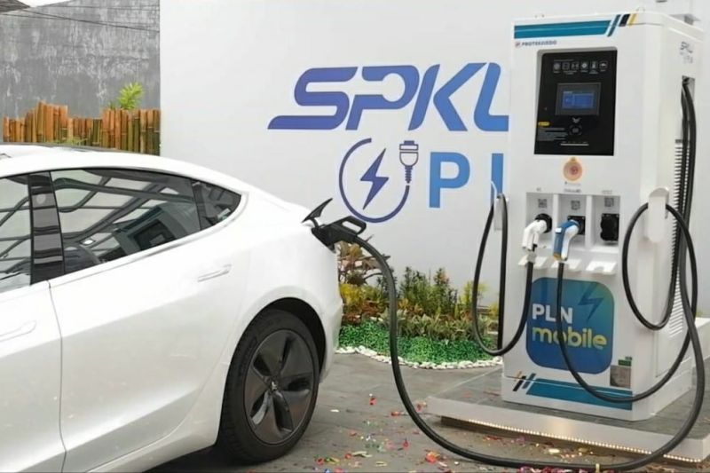 PLN Tingkatkan Jumlah SPKLU untuk Akselerasi Ekosistem Kendaraan Listrik