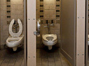 Sarang Bakteri, Ini Cara Aman Saat di Toilet Umum