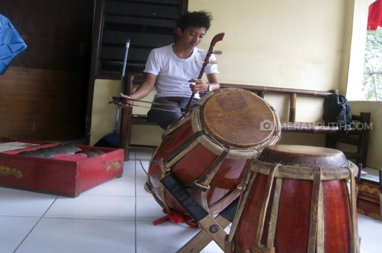 Padukan Musik Kontemporer, Maulana Lestarikan Gambang Kromong