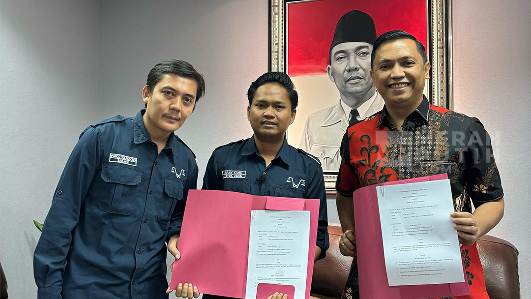 Iwakum dan Ronny Talapessy Teken MoU Perlindungan Hukum bagi Wartawan